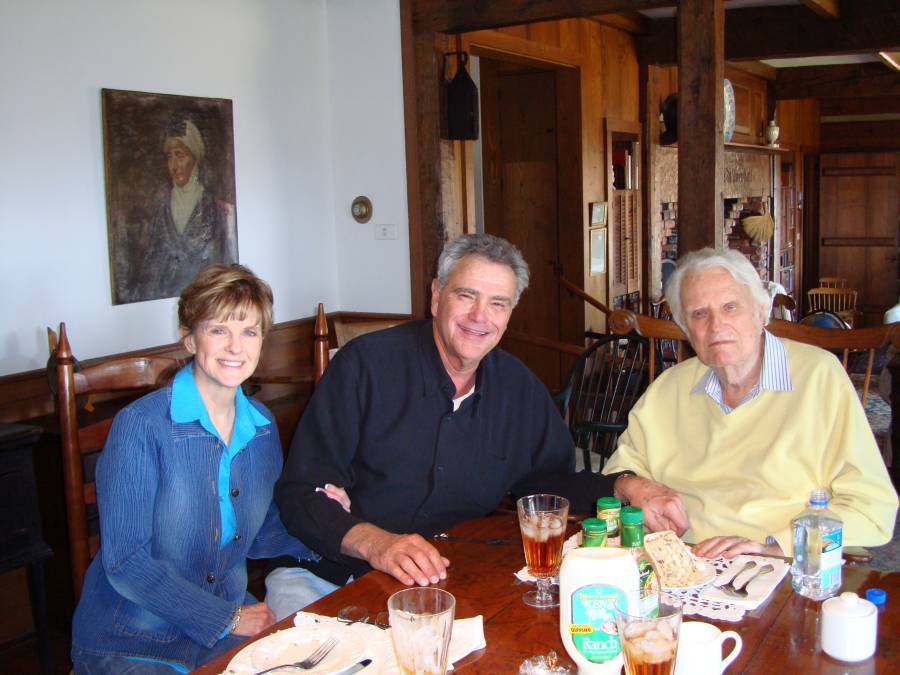 Stream founder James Robison and his wife Betty visiting with their longtime friend in 2009.